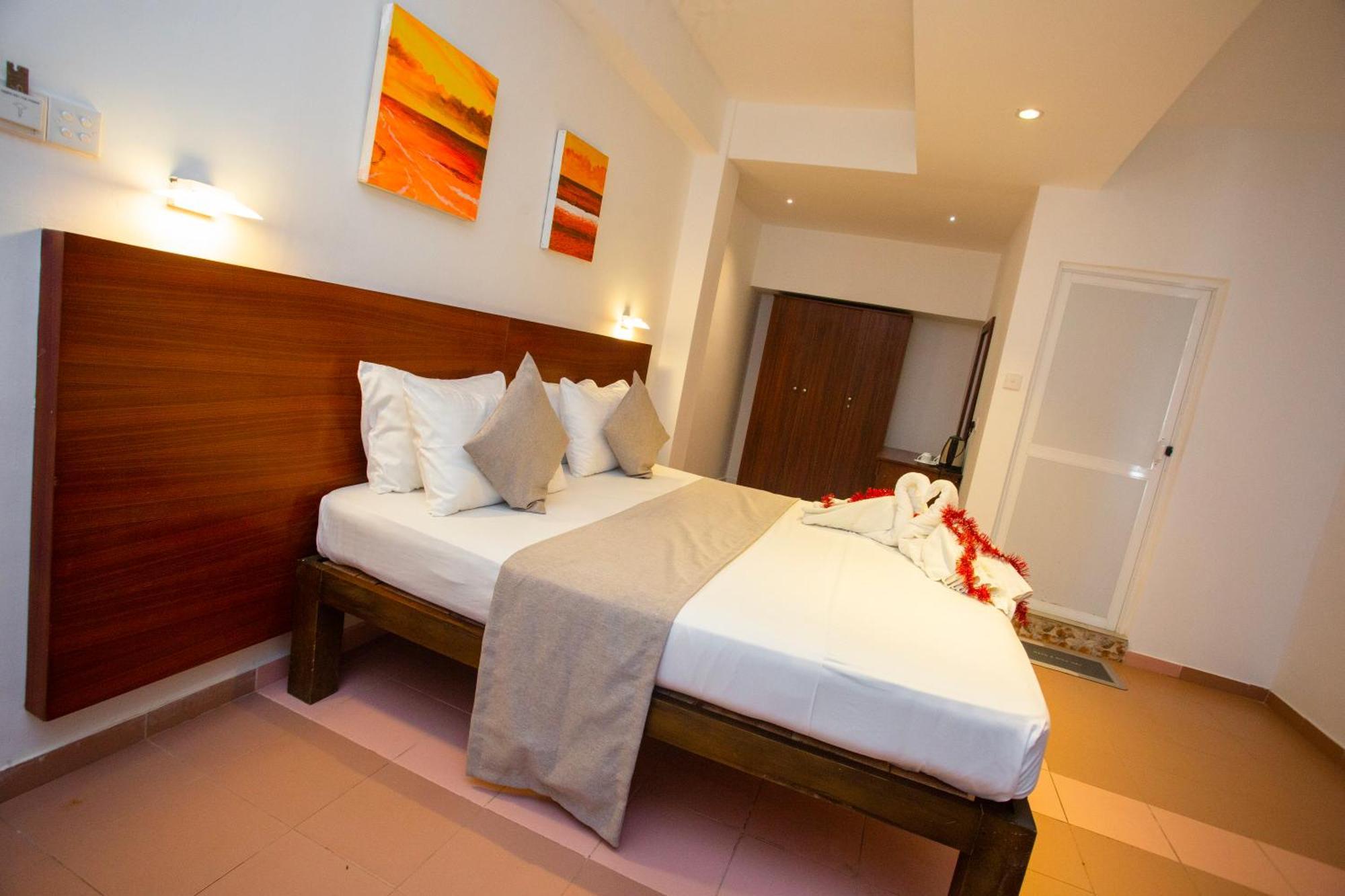 Hotel Lucky Seven Hikkaduwa Zewnętrze zdjęcie