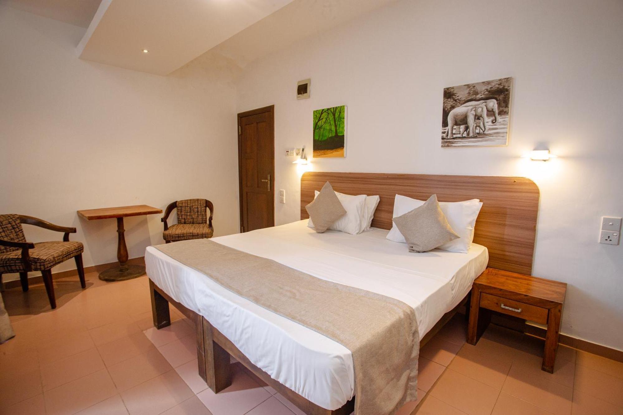 Hotel Lucky Seven Hikkaduwa Zewnętrze zdjęcie