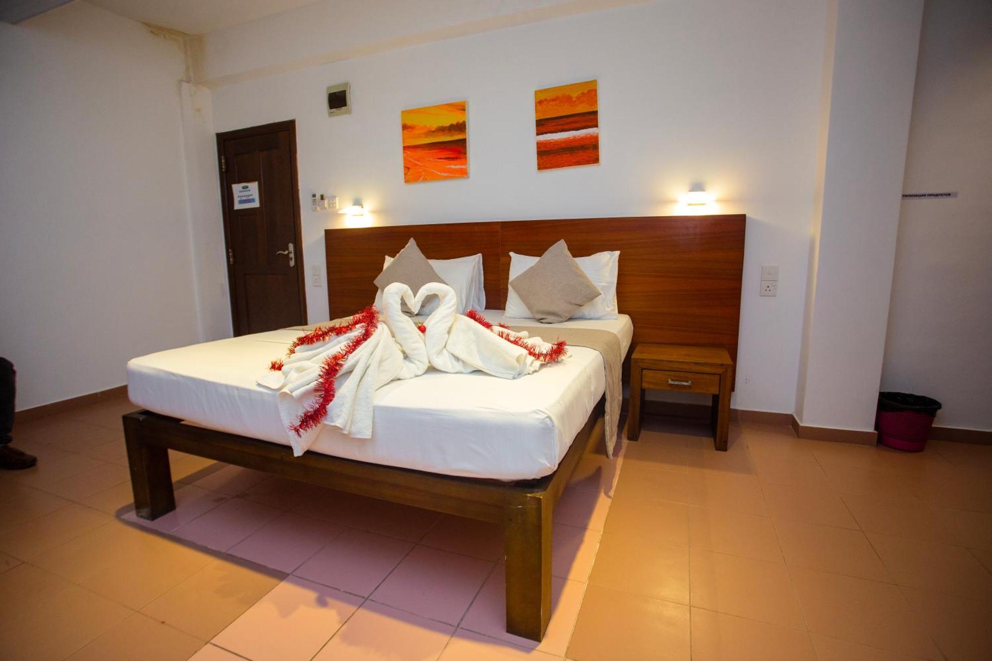 Hotel Lucky Seven Hikkaduwa Zewnętrze zdjęcie