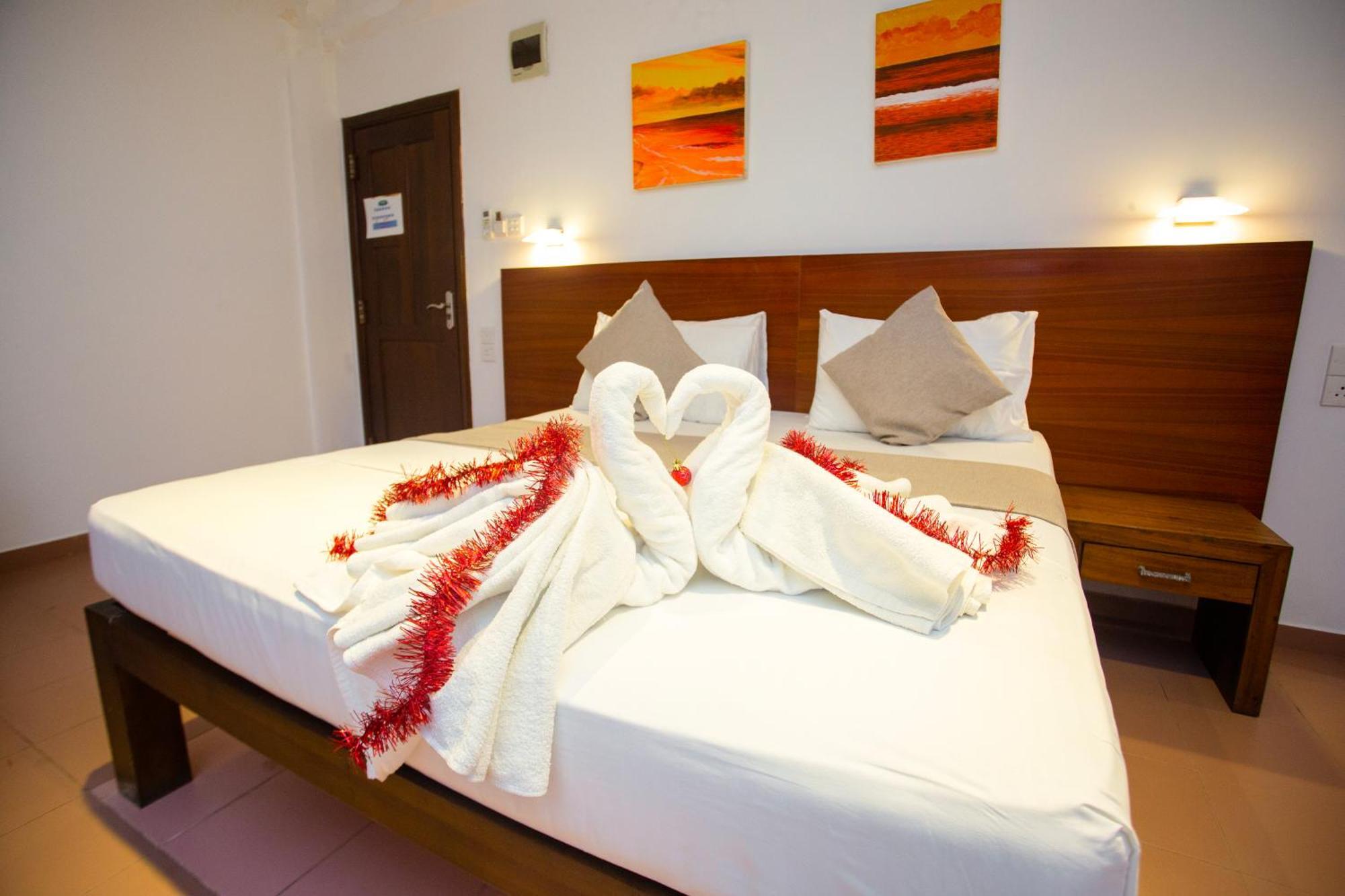 Hotel Lucky Seven Hikkaduwa Zewnętrze zdjęcie