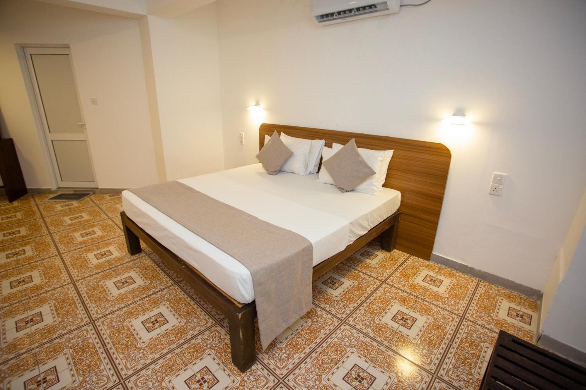 Hotel Lucky Seven Hikkaduwa Zewnętrze zdjęcie