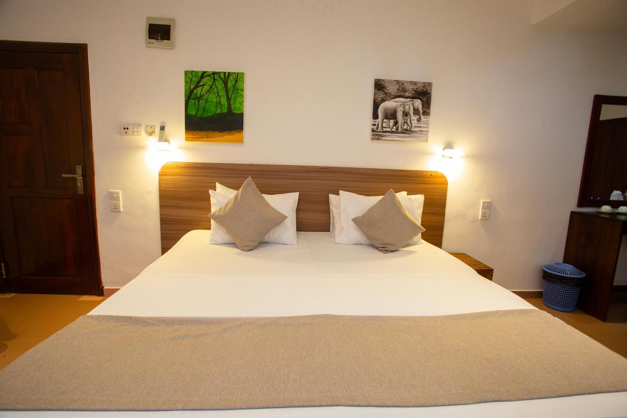 Hotel Lucky Seven Hikkaduwa Zewnętrze zdjęcie