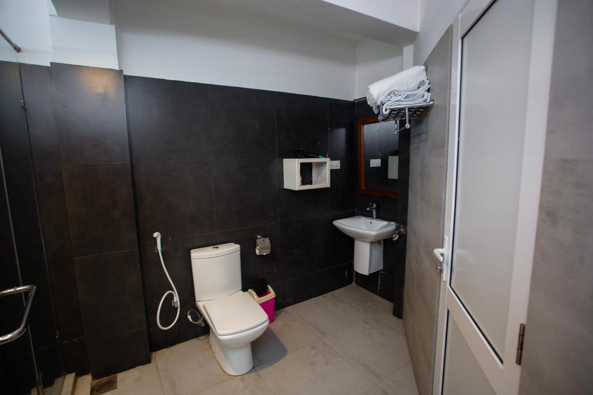 Hotel Lucky Seven Hikkaduwa Zewnętrze zdjęcie